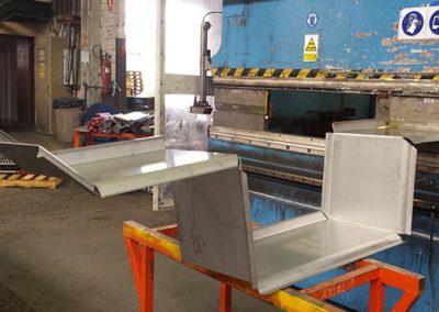 Tapasa DIES AND PUNCHES ALLOW THE MANUFACTURE OF ALL TYPES OF SHEETS